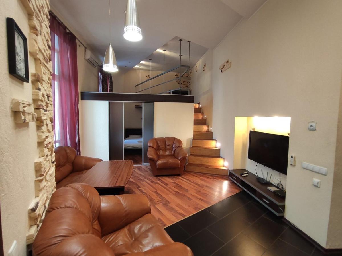 Comfortable Apartment On Mikhaylovskiy Lane Kiev Bagian luar foto
