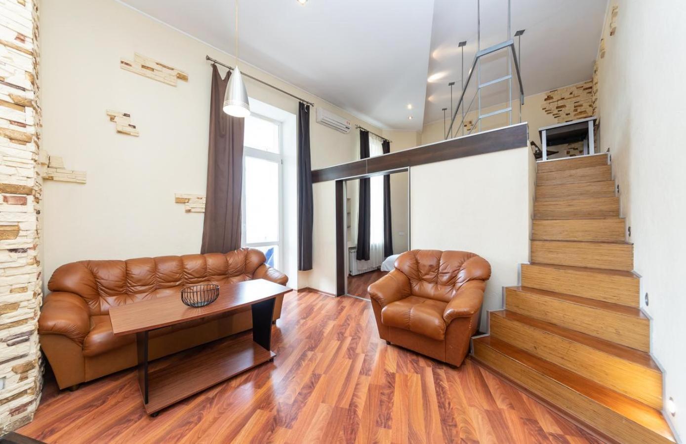 Comfortable Apartment On Mikhaylovskiy Lane Kiev Bagian luar foto