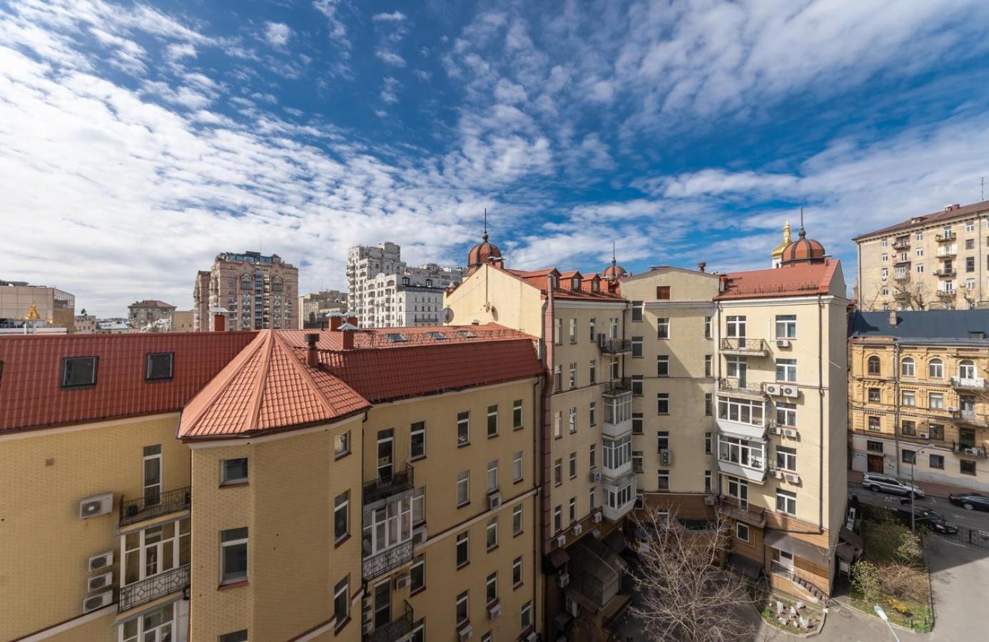 Comfortable Apartment On Mikhaylovskiy Lane Kiev Bagian luar foto