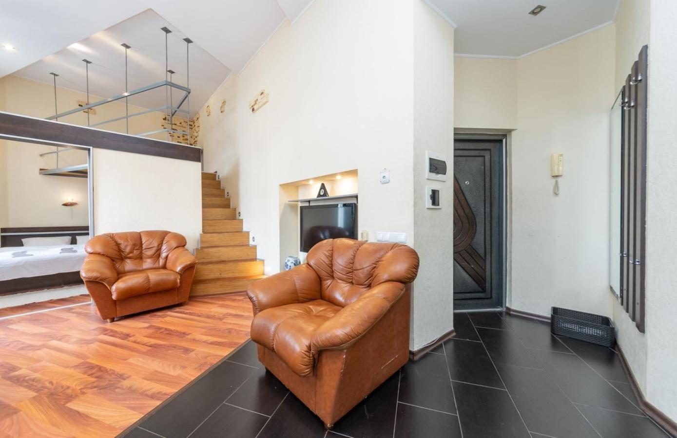 Comfortable Apartment On Mikhaylovskiy Lane Kiev Bagian luar foto