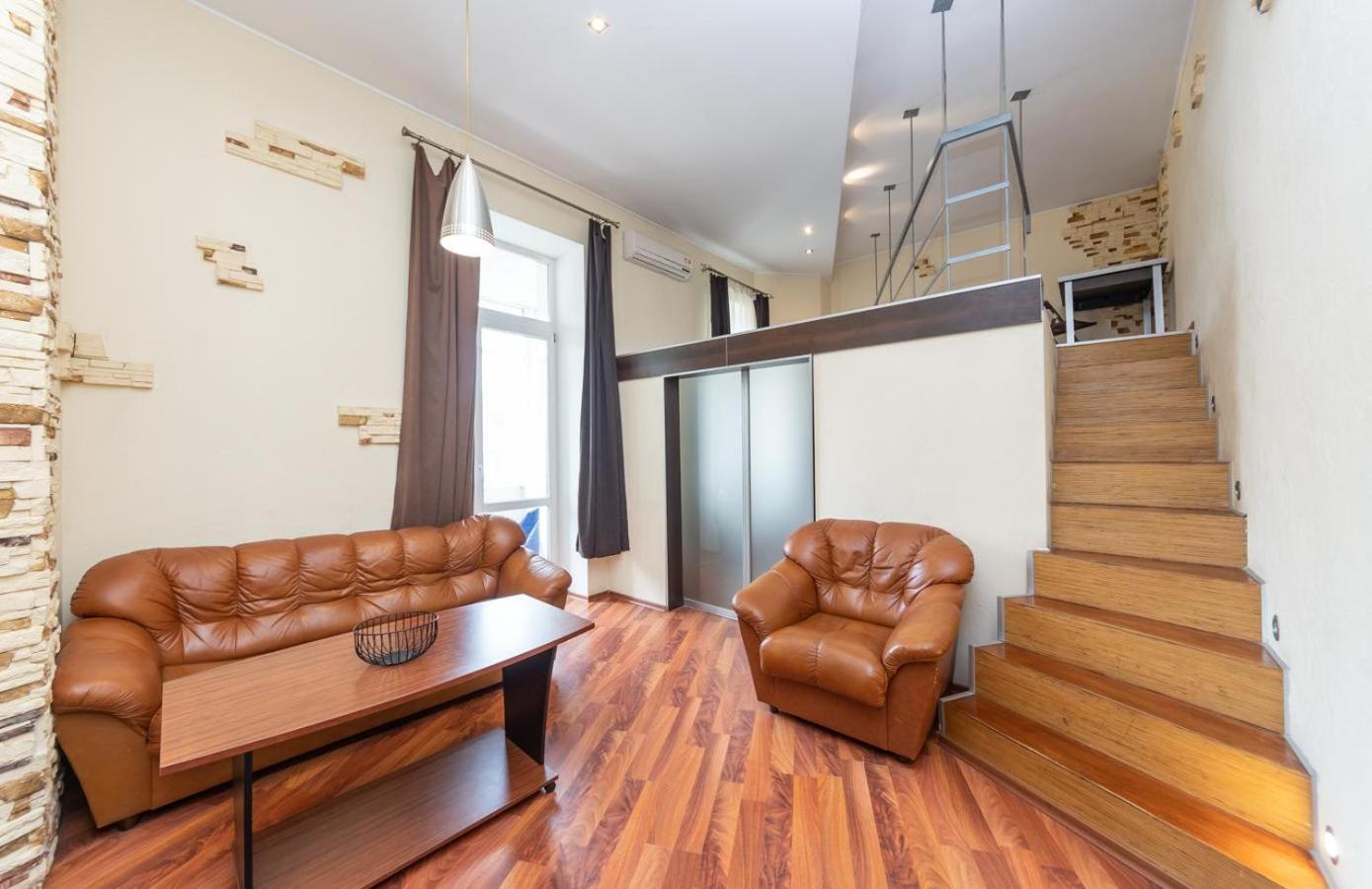Comfortable Apartment On Mikhaylovskiy Lane Kiev Bagian luar foto