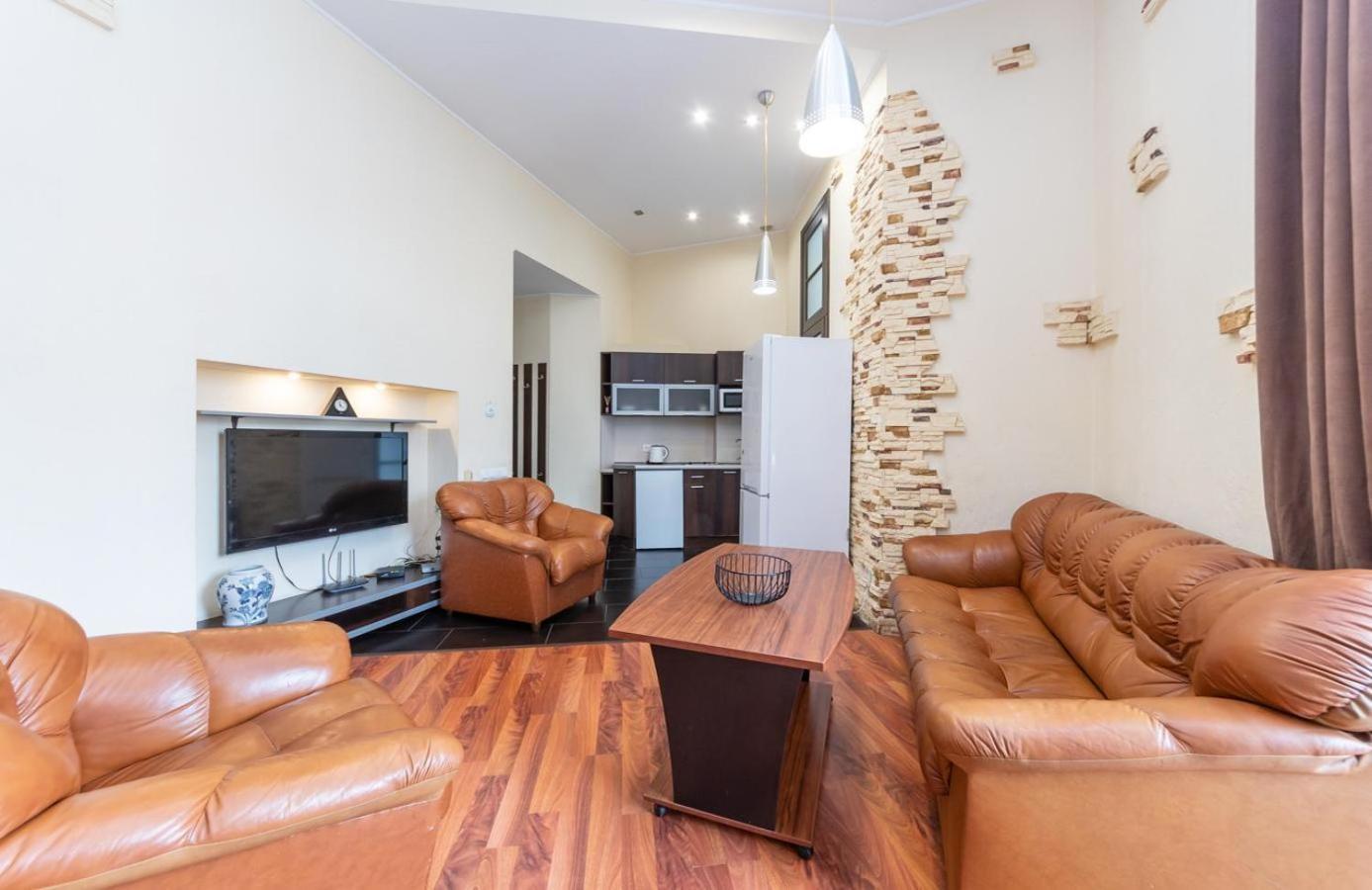 Comfortable Apartment On Mikhaylovskiy Lane Kiev Bagian luar foto