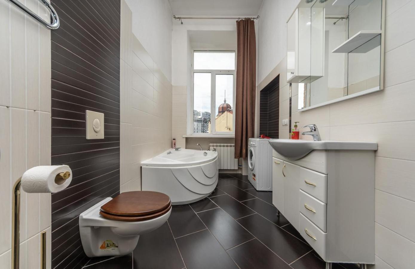 Comfortable Apartment On Mikhaylovskiy Lane Kiev Bagian luar foto