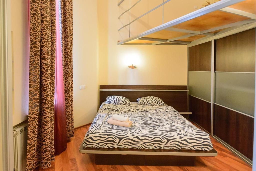 Comfortable Apartment On Mikhaylovskiy Lane Kiev Bagian luar foto